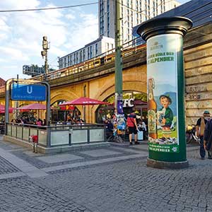 aussenwerbung ganzstelle litfasssäule plakat